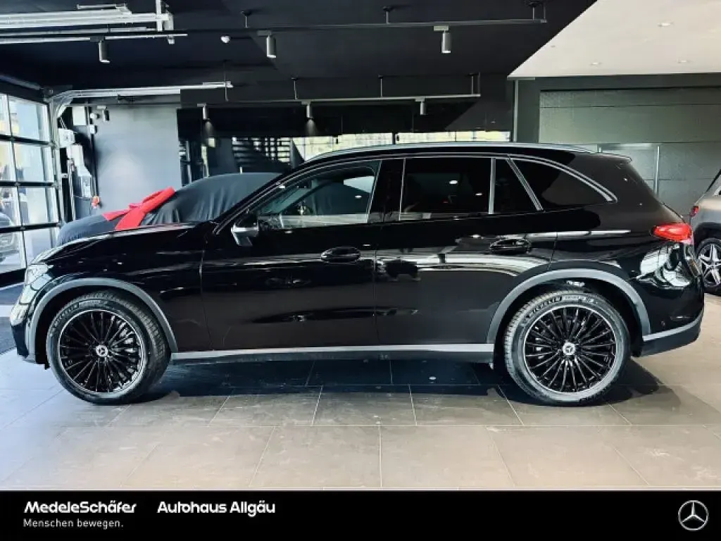 Gebraucht Mercedes GLC300 AMG 269 PS (197 kW) 2025 Lack obsidianschwarz (metallic) SUV