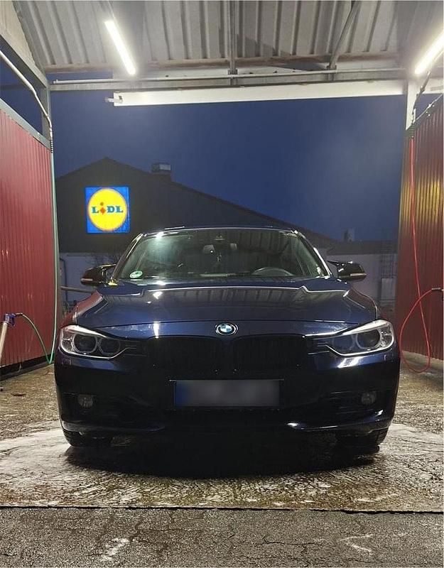 Gebraucht BMW 328 Luxury Line 245 PS (180 kW) 2012 Blau Limousine