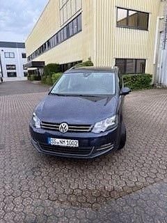 Blau Gebraucht 2016 VW Sharan Highline Van / Kleinbus | 17.800 € (Guter Preis) - Bild 1/4