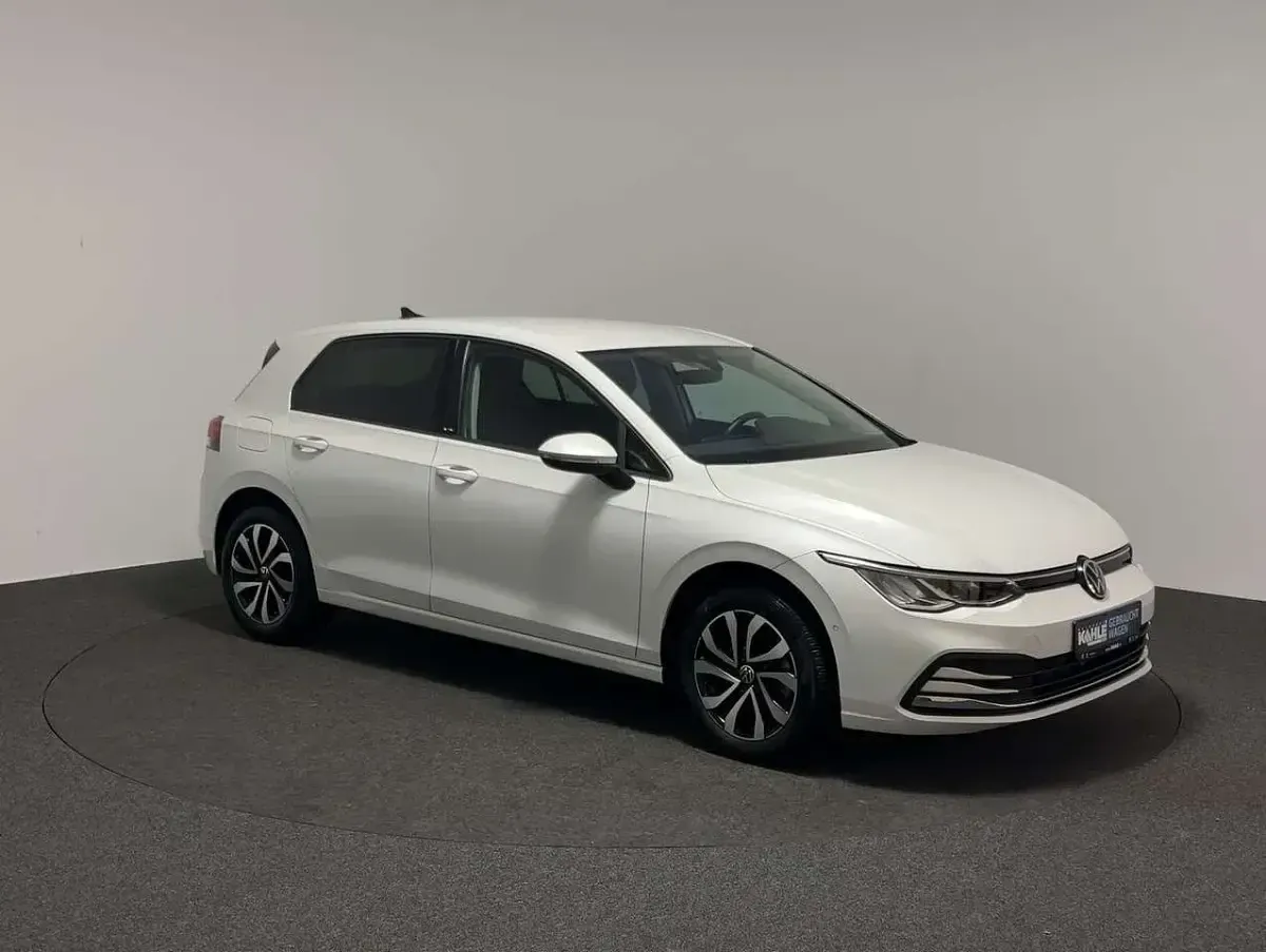 Brugt VW Golf VIII Active 116 HK (85 kW) 2022 Hvid Sedan