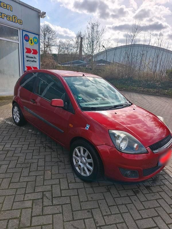 Gebraucht Ford Fiesta 80 PS (58 kW) 2005 Rot Kleinwagen