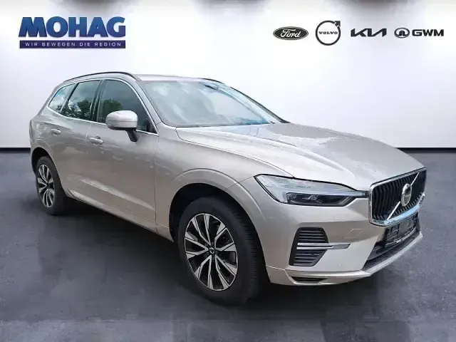 Gebraucht Volvo XC60 Core 197 PS (144 kW) 2022 Silber SUV