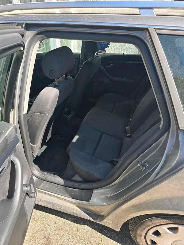 Gebraucht Audi A4 130 PS (95 kW) 2004 Grau Kombi