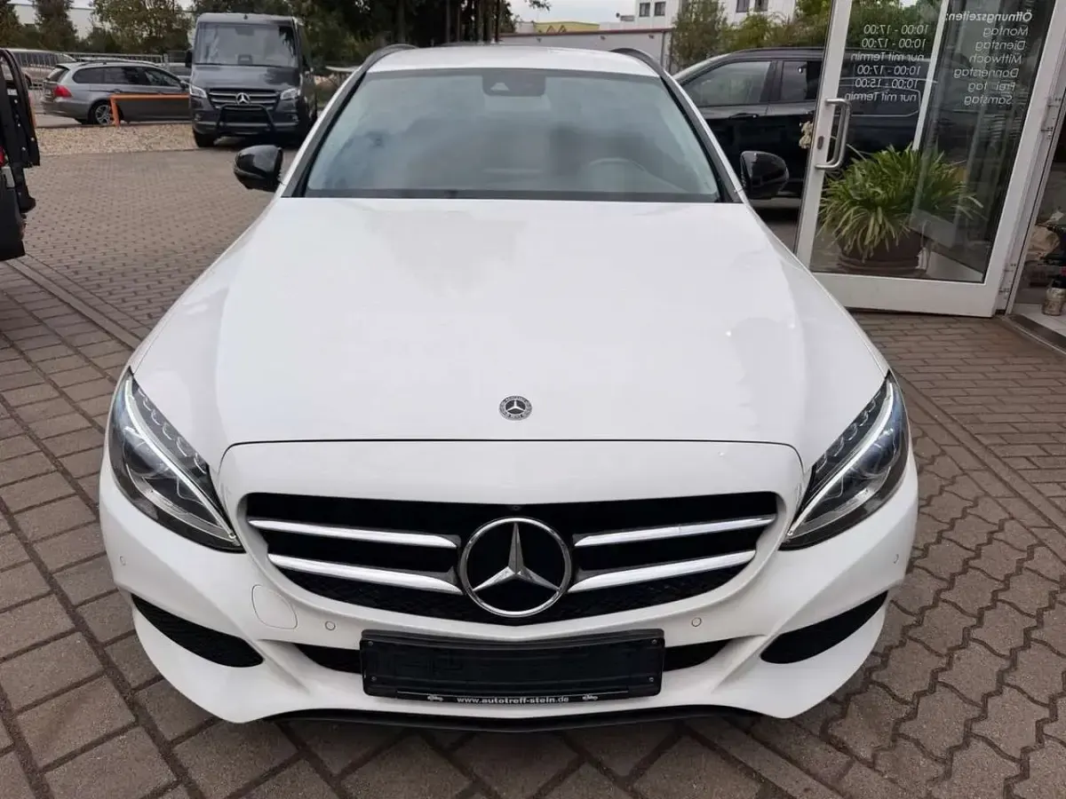 Gebraucht Mercedes C180 156 PS (114 kW) 2017 Polarweiss Kombi
