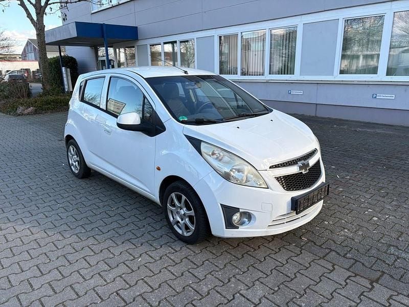 Gebraucht Chevrolet Spark 68 PS (50 kW) 2011 Weiß Kleinwagen