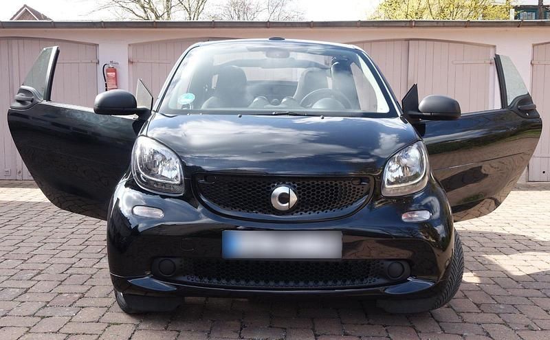 Gebraucht Smart ForTwo Cabrio 90 PS (66 kW) 2019 Schwarz Cabrio