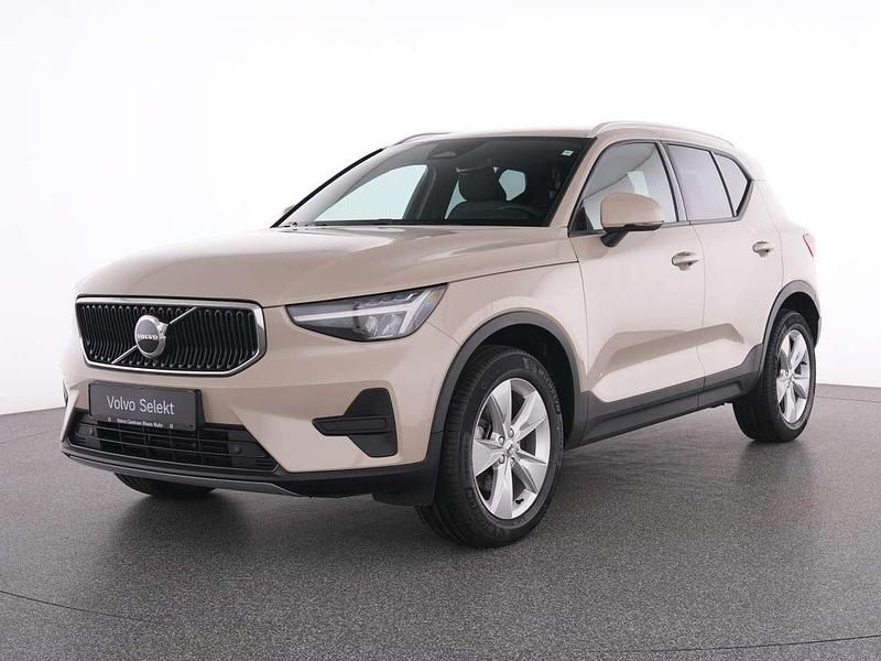 Gebraucht Volvo XC40 Core 163 PS (119 kW) 2025 Sand dune / metallic SUV