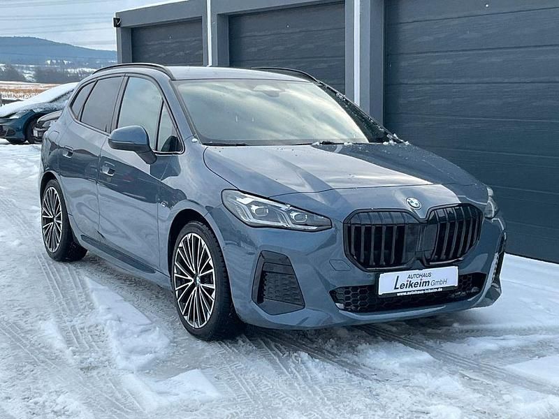 Gebraucht BMW 220 Active Tourer M Sport 170 PS (125 kW) 2025 Grau Van / Kleinbus