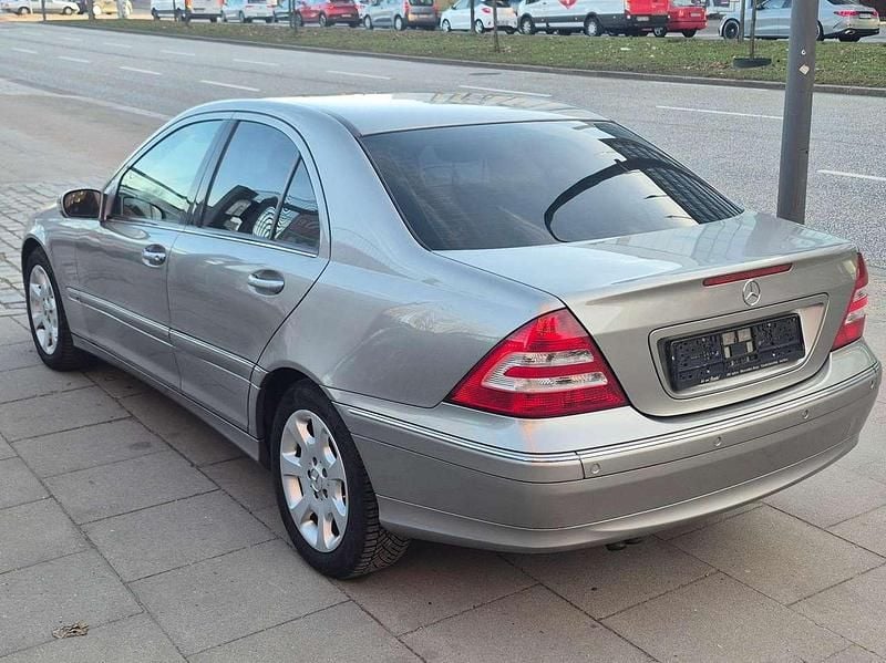 Gebraucht Mercedes C200 163 PS (119 kW) 2005 Cubanitsilber  metallic Limousine