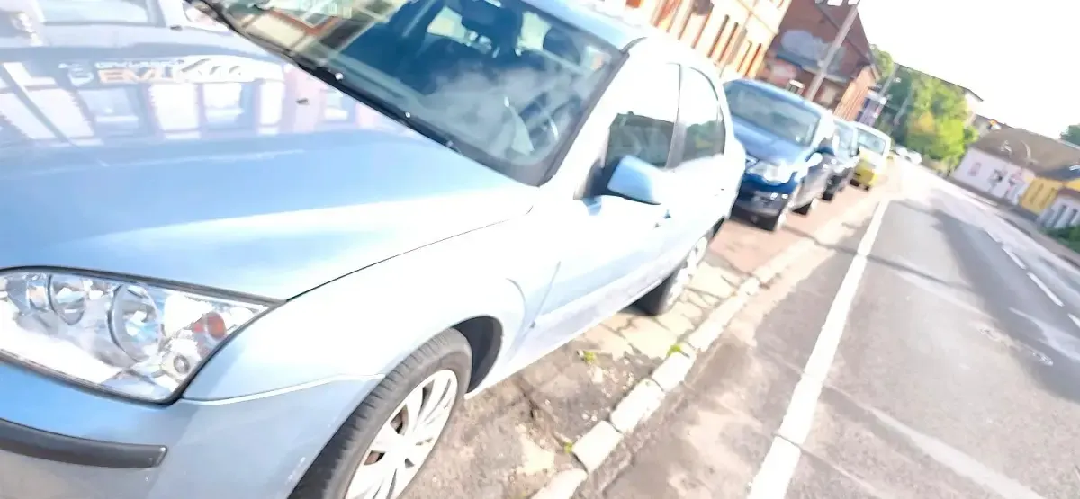 Usado Ford Mondeo Titanium 125 CV (91 kW) 2006 Azul Berlina