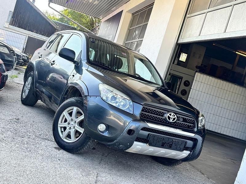 Grau Gebraucht 2006 Toyota RAV4 SUV | 3.999 € (Fairer Preis) - Bild 1/4
