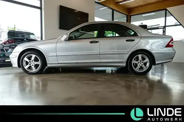Gebraucht Mercedes C180 143 PS (105 kW) 2006 Silber Limousine