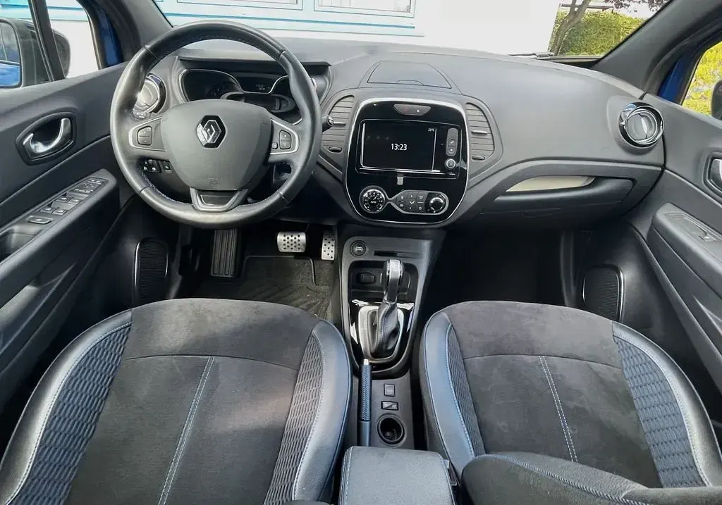 Używany Renault Captur Version S 150 KM (110 kW) 2018 Niebieski SUV
