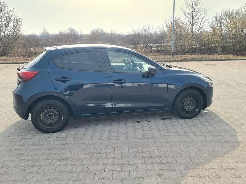 Gebraucht Mazda 2 Center-Line 105 PS (77 kW) 2015 Blau Limousine