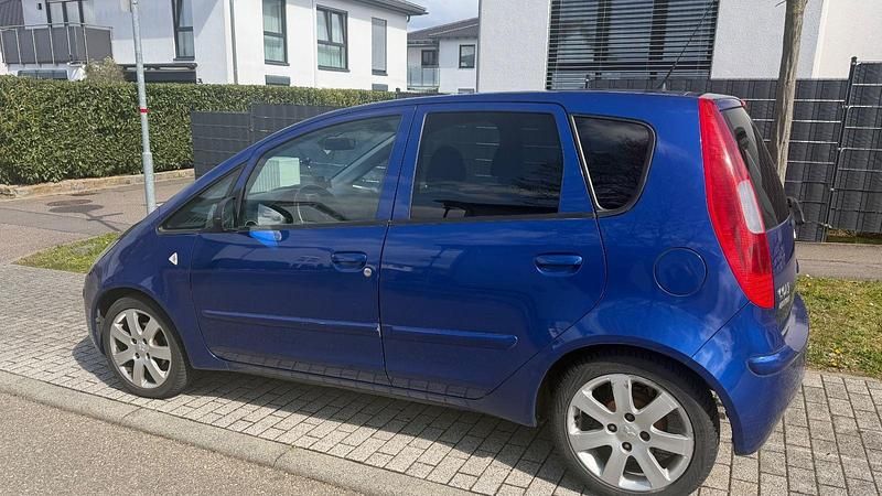Gebraucht Mitsubishi Colt Invite 95 PS (69 kW) 2006 Blau Kleinwagen