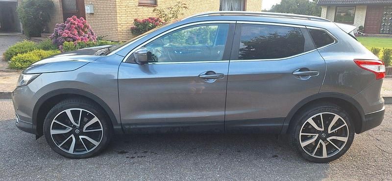 Gebraucht Nissan Qashqai Tekna 163 PS (119 kW) 2014 Grau SUV