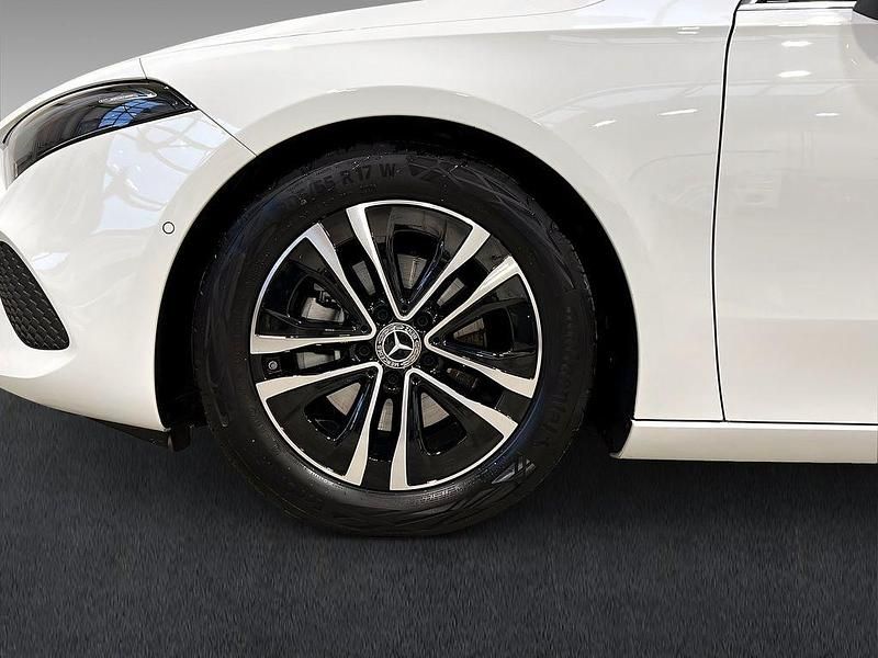 Gebraucht Mercedes A180 Progressive 136 PS (100 kW) 2024 Weiß Limousine