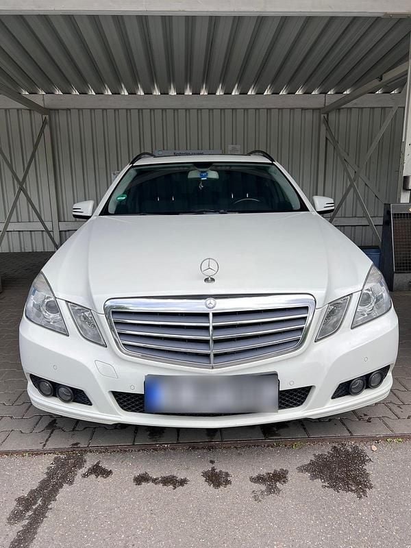 Gebraucht Mercedes E250 170 PS (125 kW) 2010 Weiß Kombi