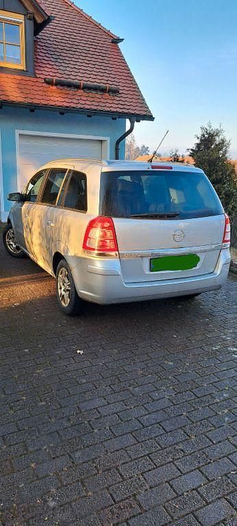 Gebraucht Opel Zafira Edition 140 PS (102 kW) 2009 Silber Van / Kleinbus