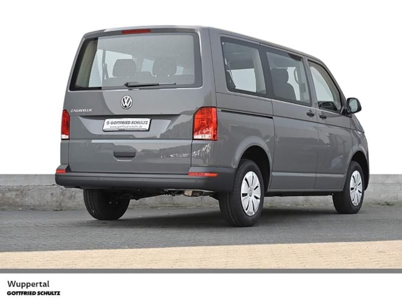 Gebraucht VW Caravelle Trendline 110 PS (80 kW) 2024 Grau Van