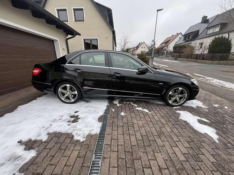 Gebraucht Mercedes E350 Elegance 231 PS (169 kW) 2010 Schwarz Limousine