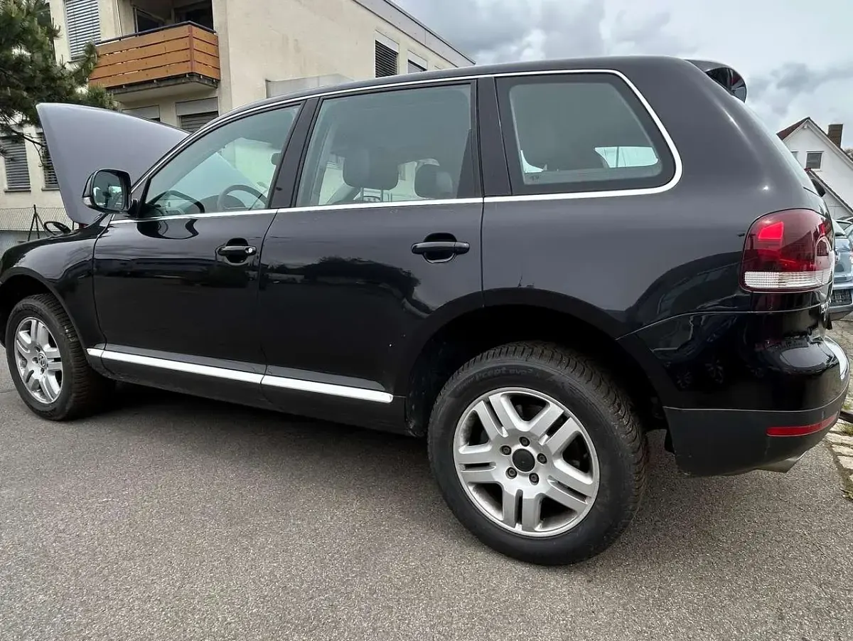 Gebraucht VW Touareg 224 PS (164 kW) 2007 Black magic pearlescent SUV