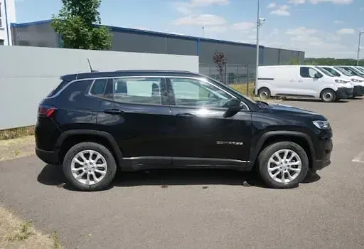 Gebraucht Jeep Compass Altitude 131 PS (96 kW) 2024 Schwarz SUV