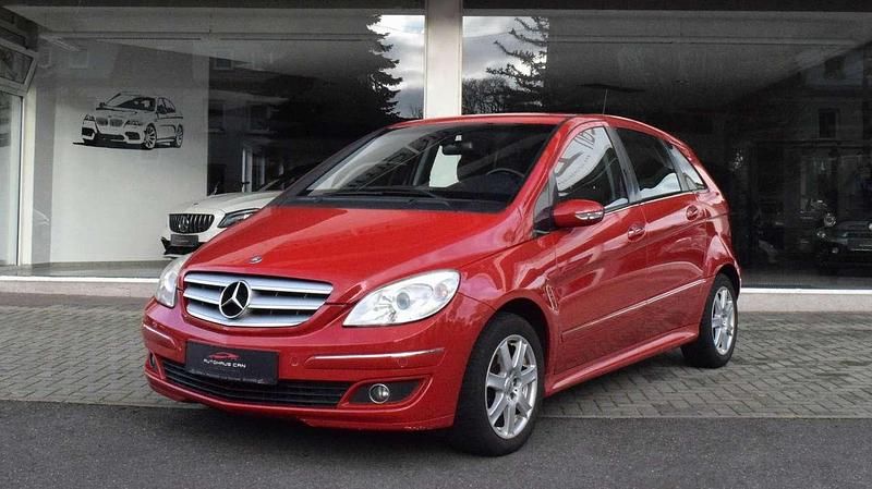 Jupiterrot uni Gebraucht 2006 Mercedes B200 Sport Van / Kleinbus | 4.800 € (Fairer Preis) - Bild 1/4