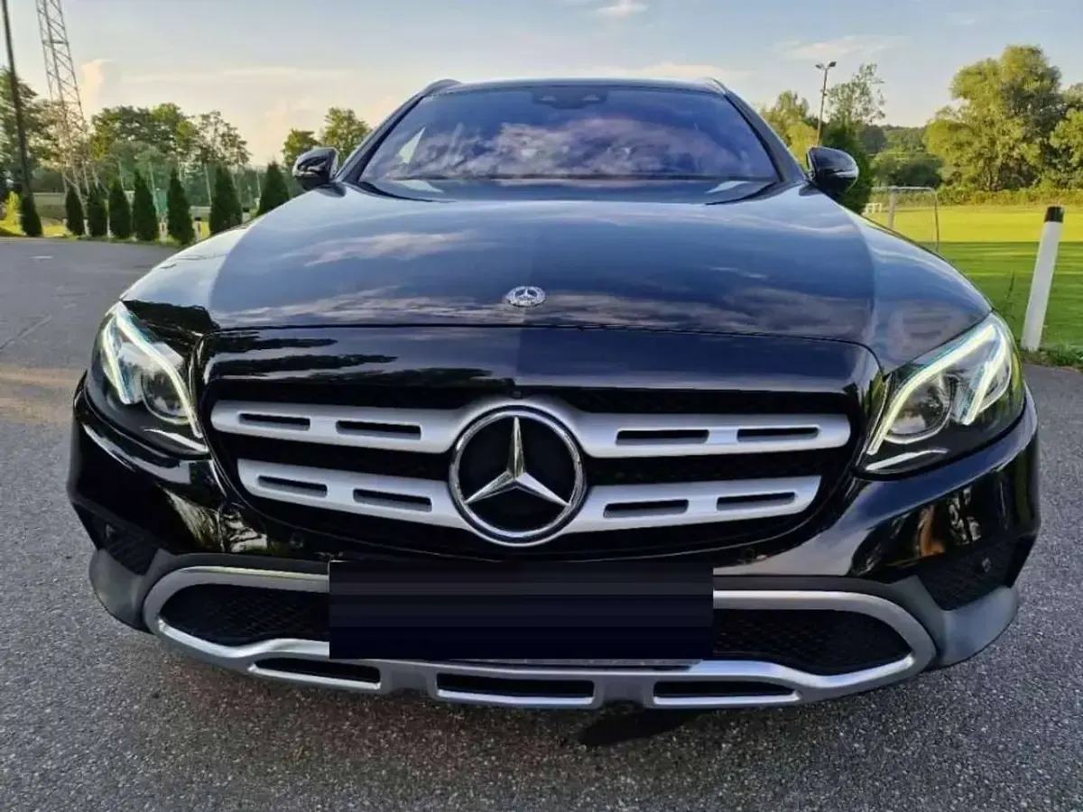 Gebraucht Mercedes E220 All-Terrain Avantgarde 194 PS (142 kW) 2017 Schwarz Kombi