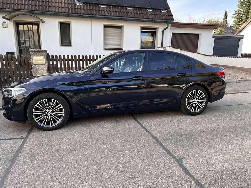 Gebraucht BMW 530e 252 PS (185 kW) 2020 Blau Limousine