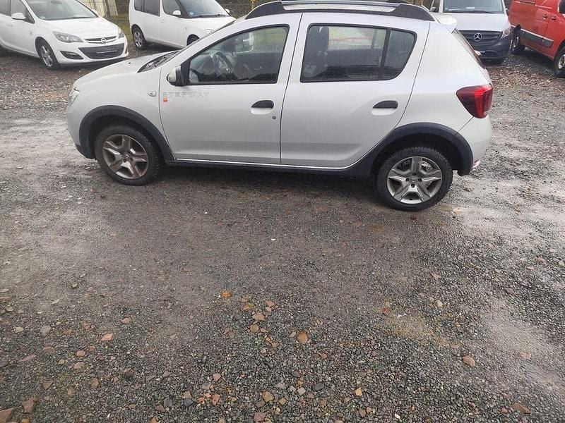 Gebraucht Dacia Sandero Prestige 90 PS (66 kW) 2018 Silber Limousine