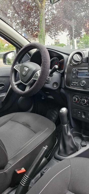 Gebraucht Dacia Sandero Lauréate 90 PS (66 kW) 2017 Weiß Limousine