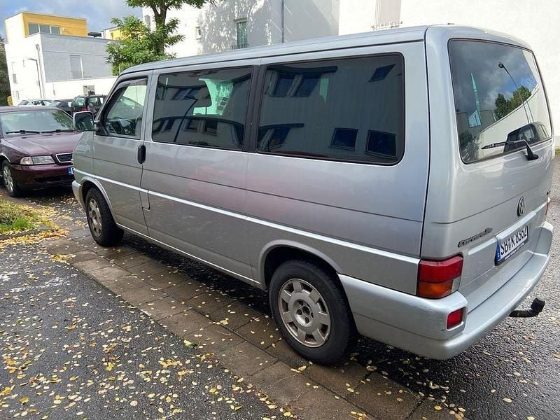 Gebraucht VW Caravelle 102 PS (75 kW) 1999 Silber Van / Kleinbus