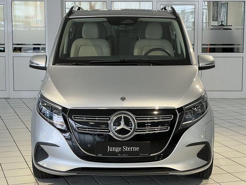 Gebraucht Mercedes EQV300 Avantgarde 150 kW (204 PS) 2025 Silber, Kombi