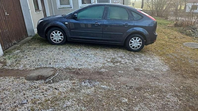 Gebraucht Ford Focus Style 125 PS (91 kW) 2008 Grau Limousine