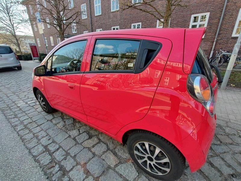 Gebraucht Chevrolet Spark LS 68 PS (50 kW) 2010 Rot Kleinwagen