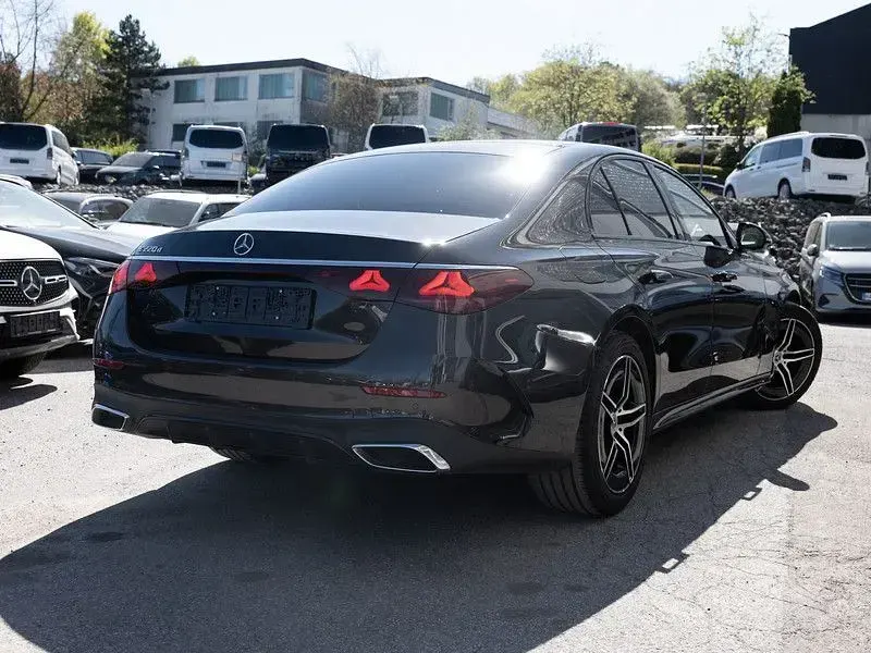 Gebraucht Mercedes E220 AMG 197 PS (144 kW) 2025 Grau metalliclack graphitgrau Limousine