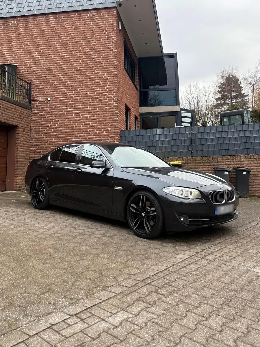 Gebraucht BMW 530 Comfort Edition 258 PS (189 kW) 2012 Grau Limousine