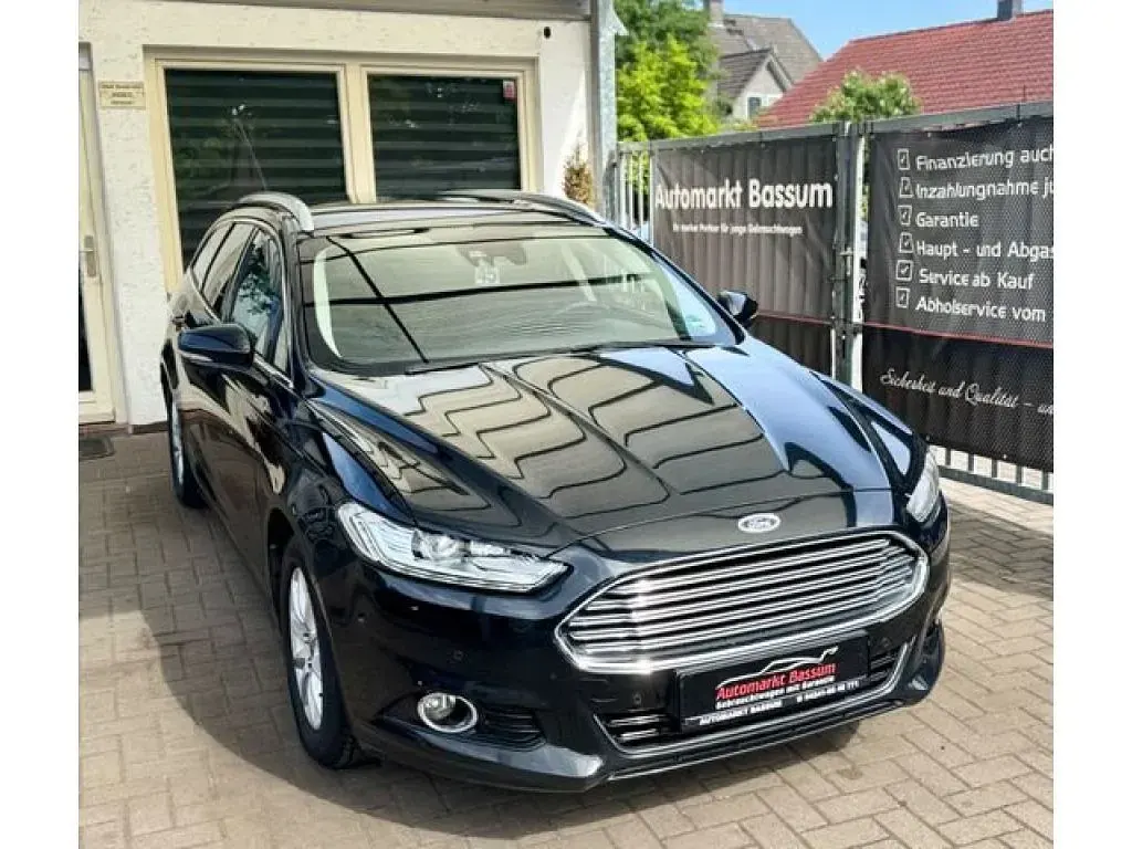Gebraucht Ford Mondeo Titanium 160 PS (117 kW) 2015 Schwarz (metallic) Kombi