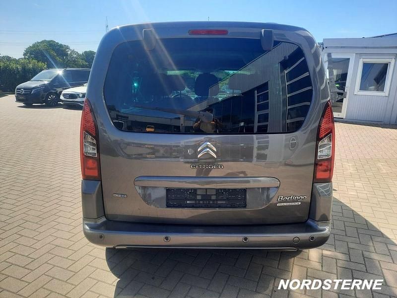 Gebraucht Citroën Berlingo SELECTION 99 PS (72 kW) 2016 Lackierung moka/lackierung mi Van / Kleinbus
