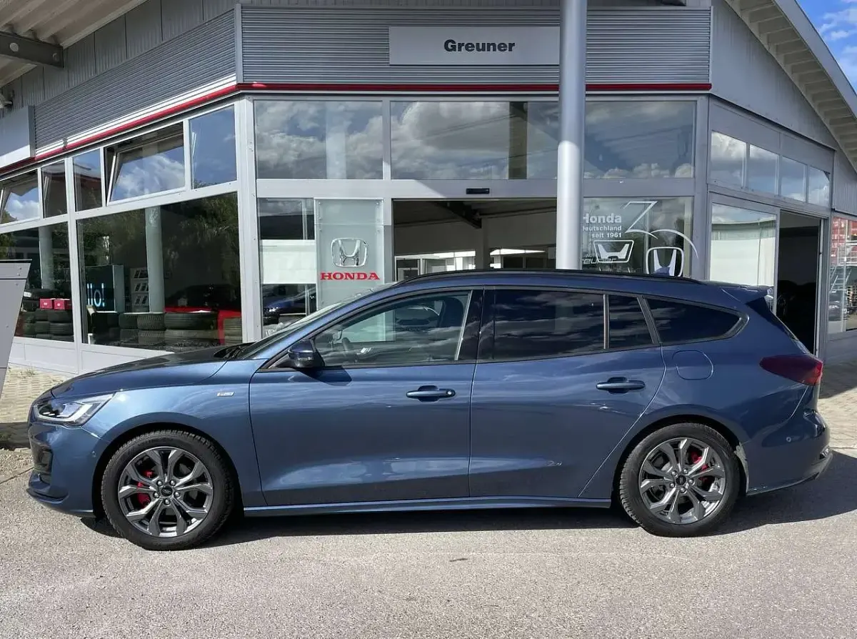 Gebraucht Ford Focus ST-Line X 155 PS (114 kW) 2023 Blue metallic Kombi