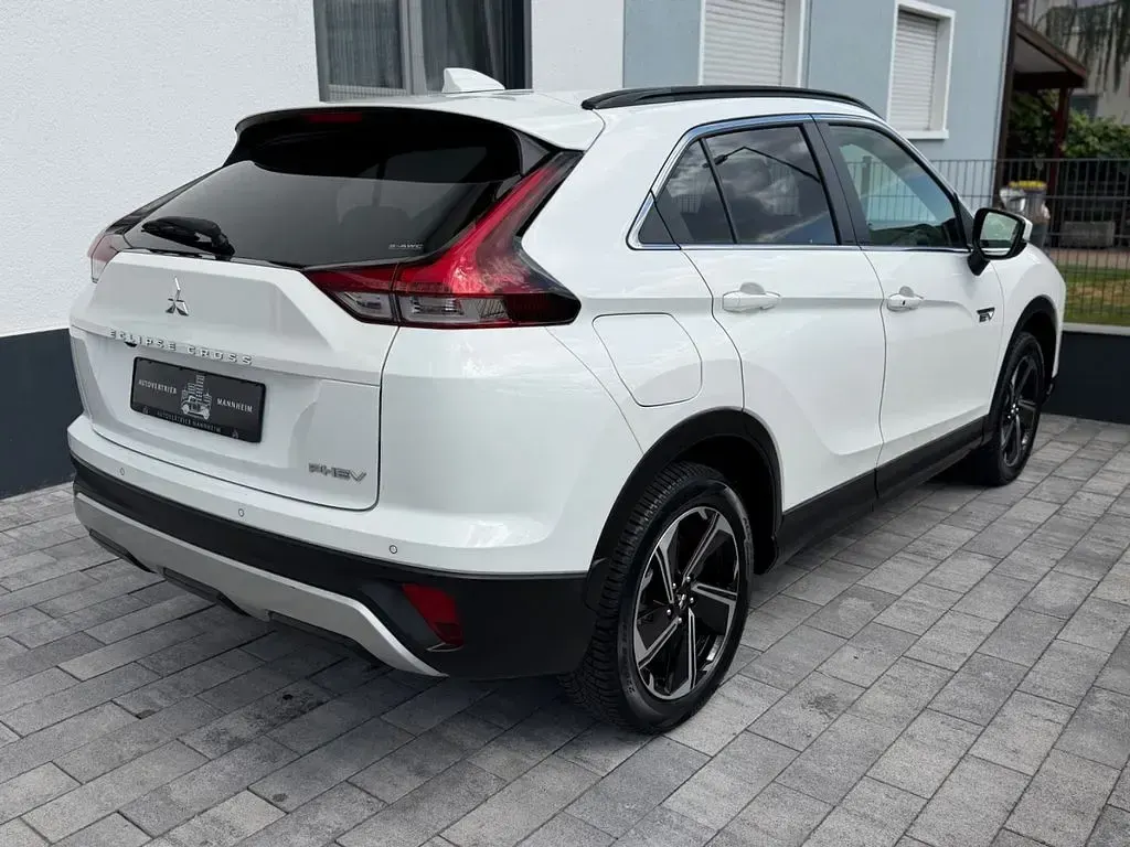 Gebraucht Mitsubishi Eclipse Cross Plus 188 PS (138 kW) 2022 Weiß SUV