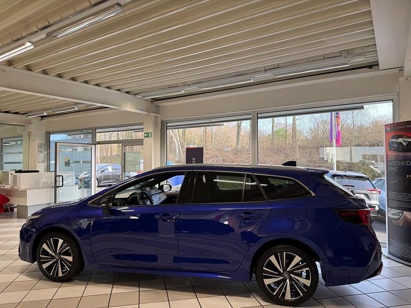 Neu Toyota Corolla 196 PS (144 kW) 2025 Blau Kombi