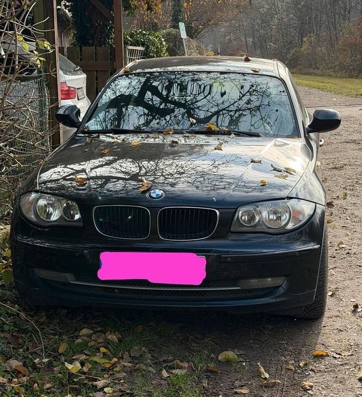 Schwarz Gebraucht 2010 BMW 118 Kleinwagen | 1.800 € (Guter Preis) - Bild 1/2