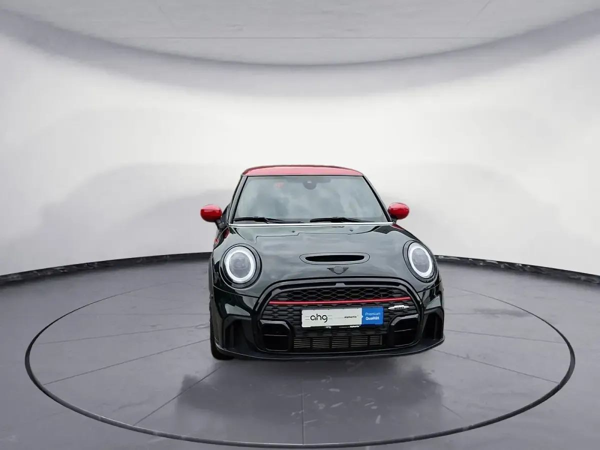 Gebraucht Mini John Cooper Works 231 PS (169 kW) 2021 Grün Kleinwagen