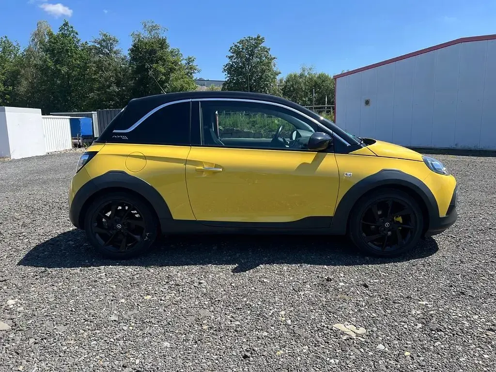Gebraucht Opel Adam Rocks Rocks 90 PS (66 kW) 2015 Gelb Kleinwagen