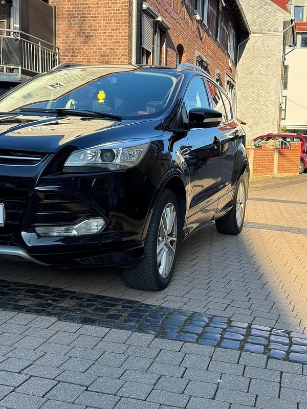 Gebraucht Ford Kuga 180 PS (132 kW) 2016 Schwarz SUV