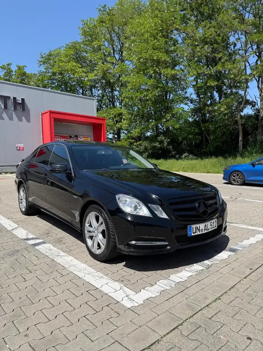 Usado Mercedes E220 170 CV (125 kW) 2011 Negro Berlina
