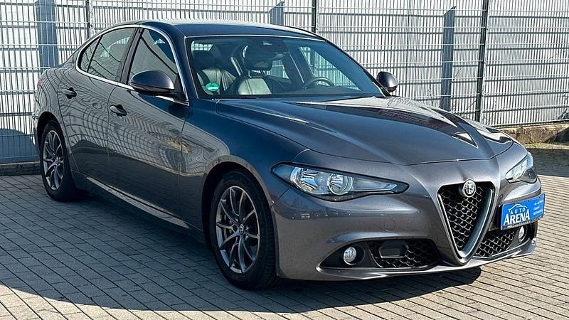 Gebraucht Alfa Romeo Giulia Super 179 PS (131 kW) 2016 Grau Limousine