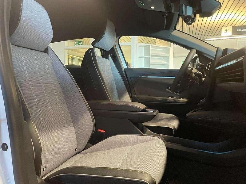 Second-hand Renault Megane E-Tech Techno 161 kW (220 CP) 2023 Negru Berlinǎ